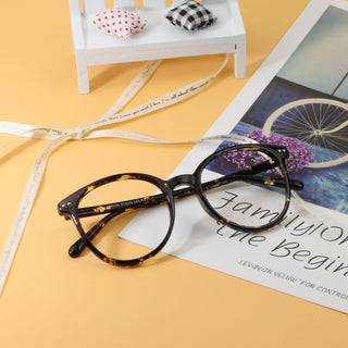 Elizabeth Plastic Oval Eyeglasses