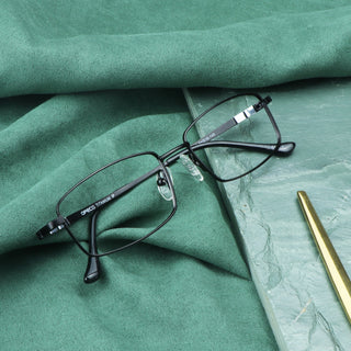 Nyle Metal Oval Eyeglasses